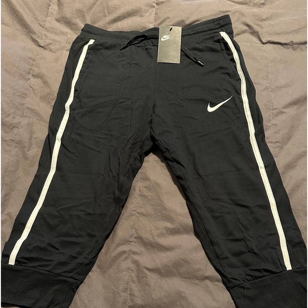 Nike Girls’  slim fit crop jogger pants  size XL new with tags